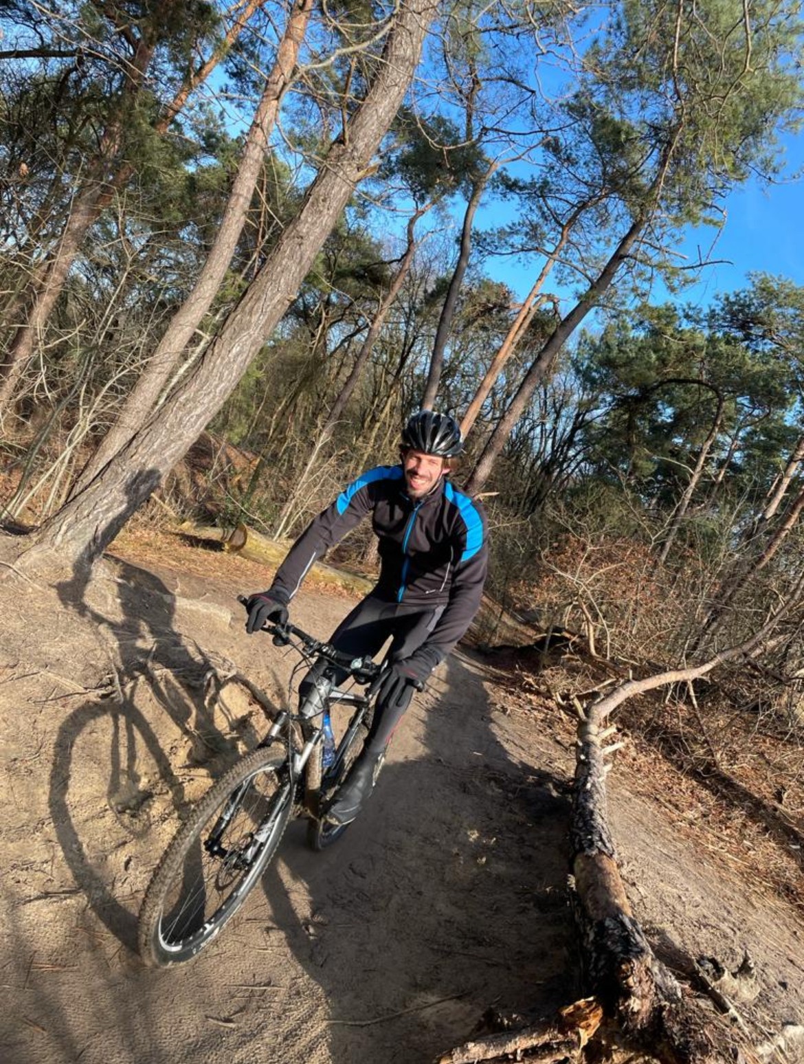 Mountainbiken door de natuur